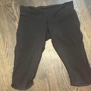 Lululemon Capri workout pants size 8 black